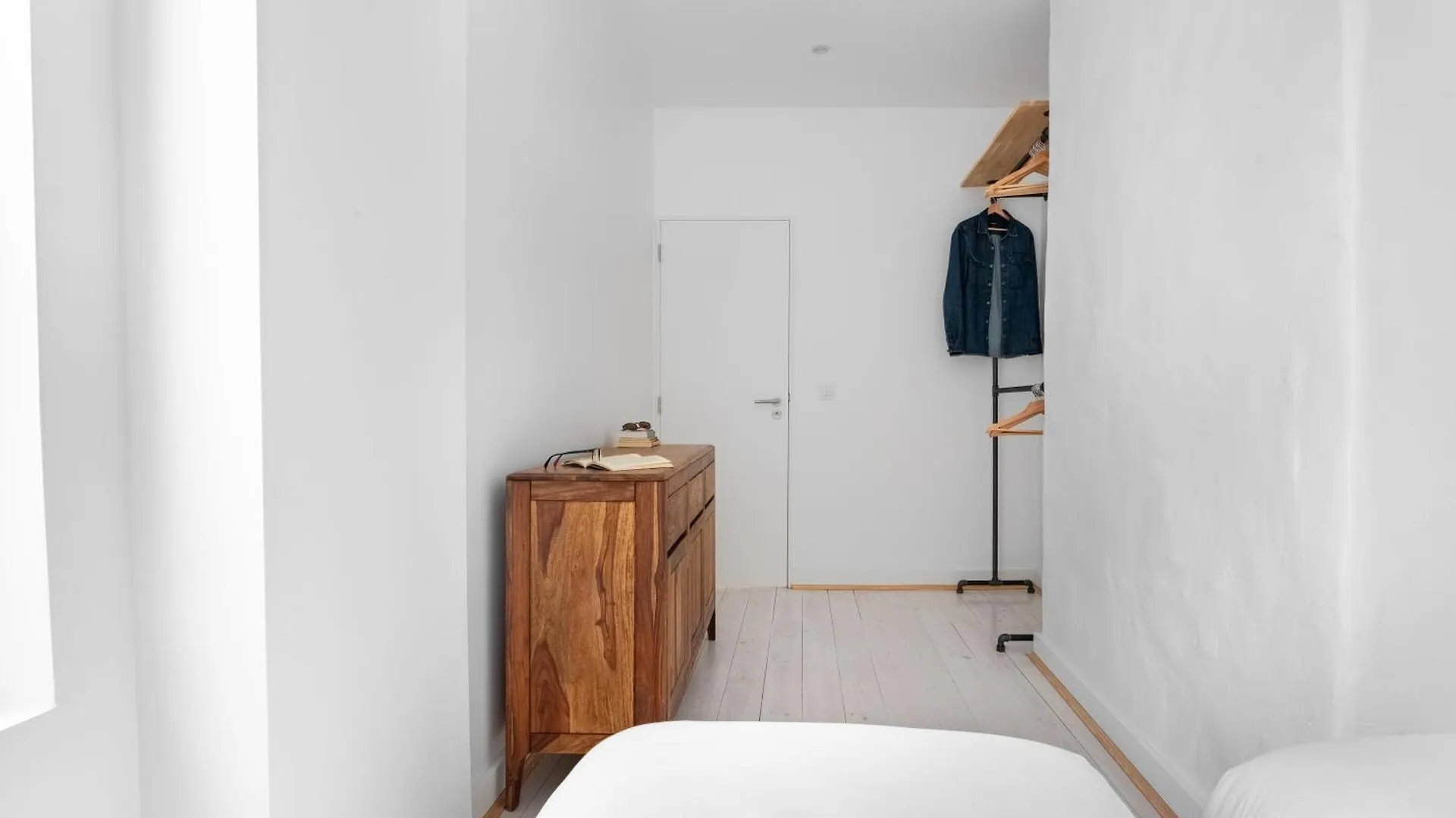 Joivy Exquisite Apt Near Bica Elevator Lisbon 0*,
