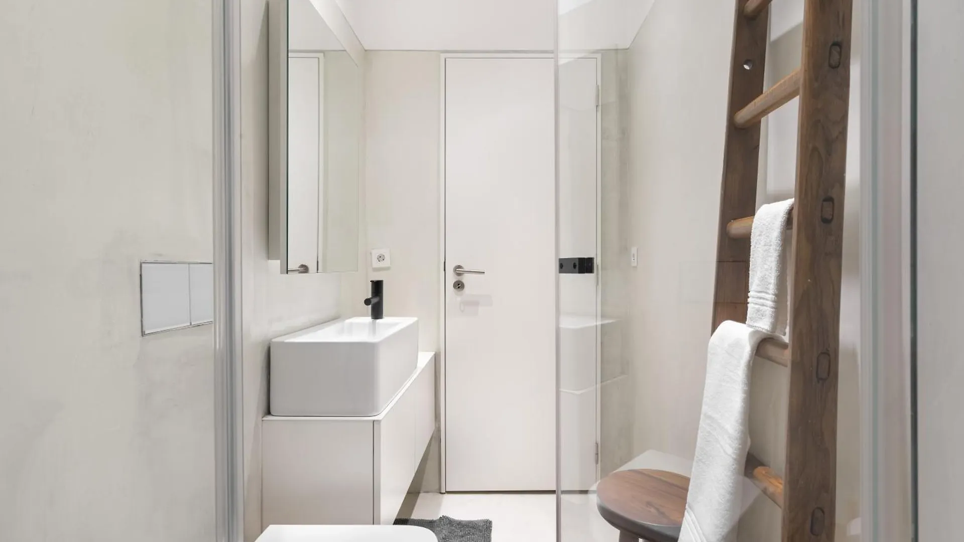 Apartment Joivy Exquisite Apt Near Bica Elevator Lisbon Portugal